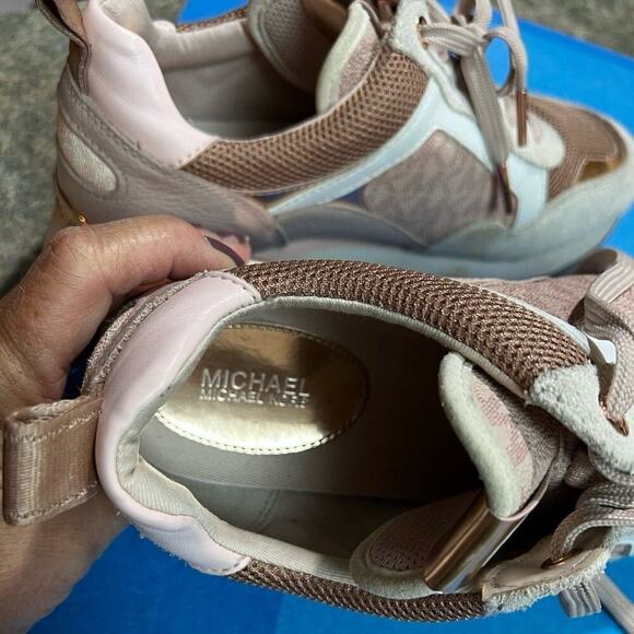 Michael Kors women’s fashion sneakers, lace up, rose gold, women's size 8M, - Picture 9 of 9